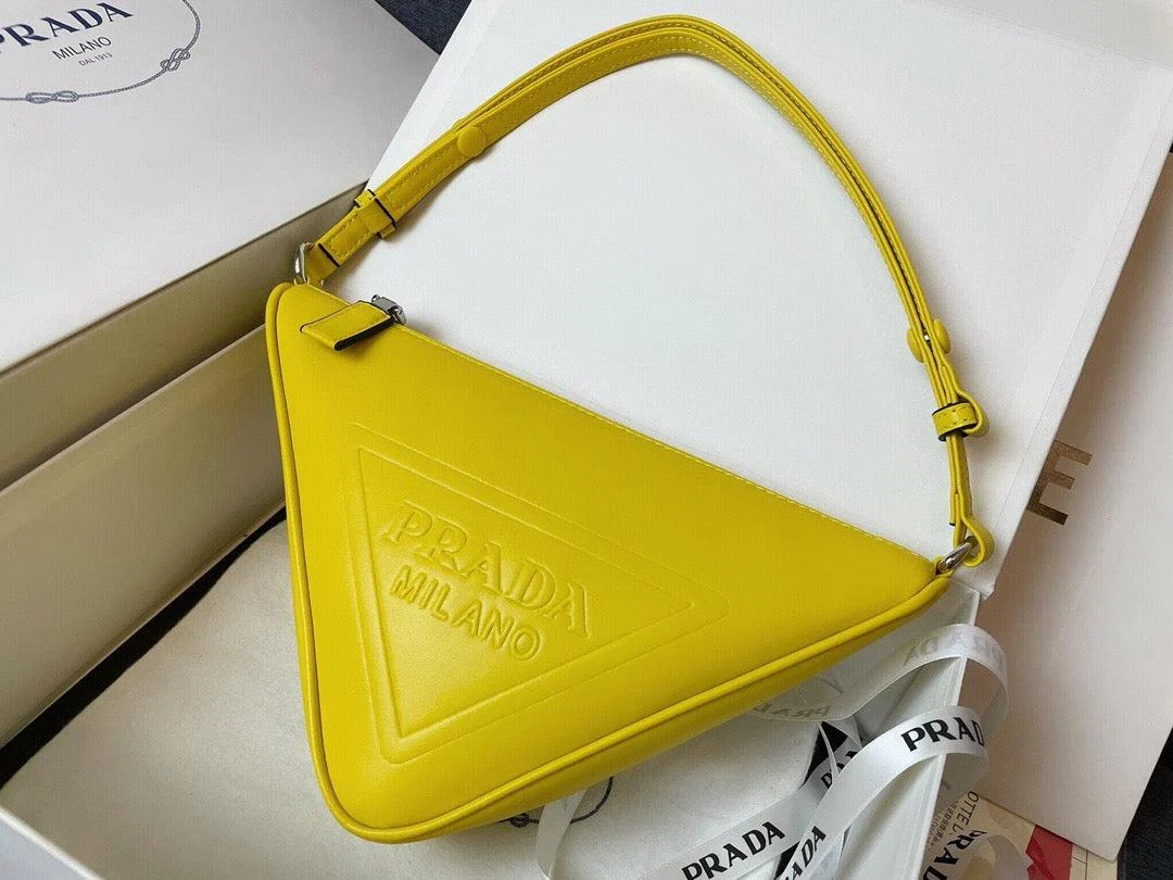 P Handbag Triangle Leather Pouch 0725031313