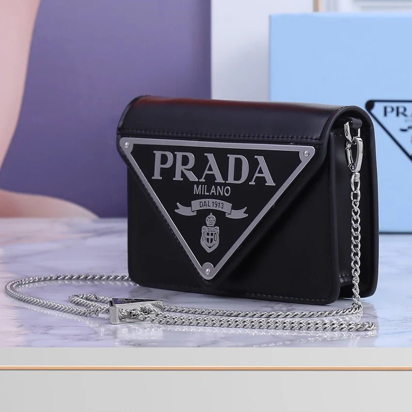 New fashion and versatile large triangular flip bag 1024071908