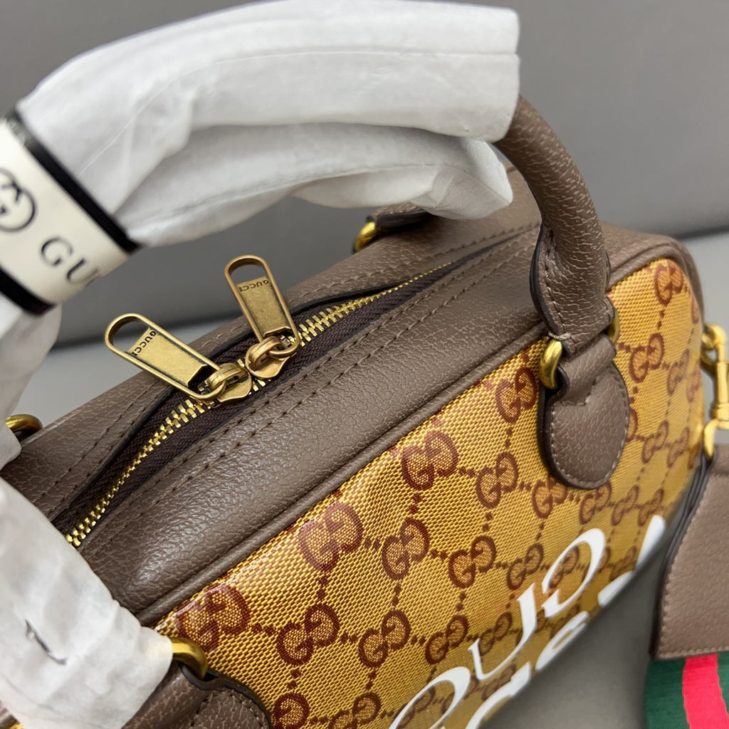 Co-branded mini travel bag, handbag, crossbody bag 1824042103