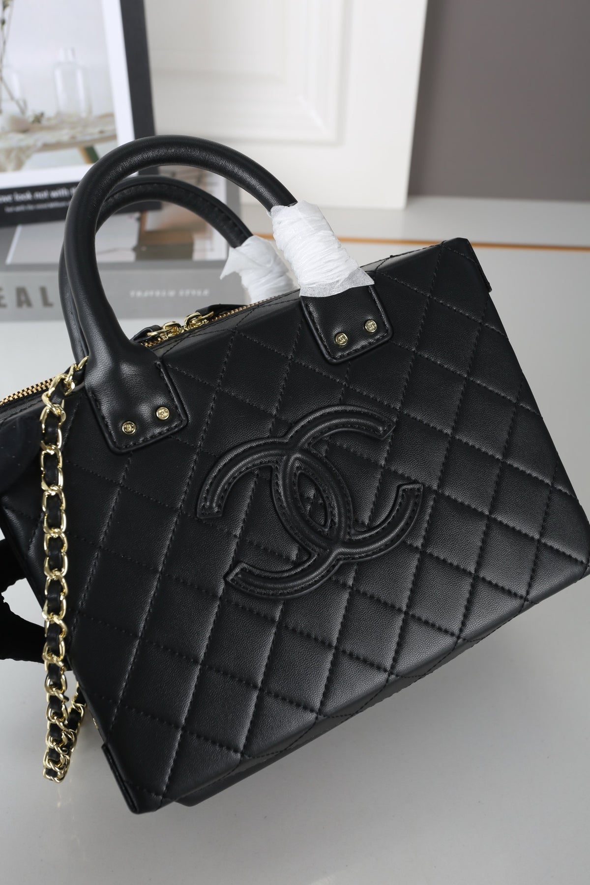 Retro Chain Bag Diamond Pattern Handle Cosmetic Bag Cosmetic Case 0725021301