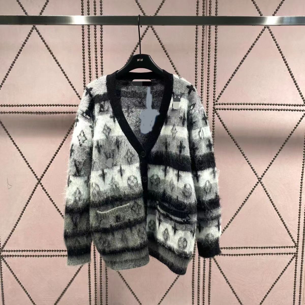 High Quality V-neck Striped Sweater 0823112703