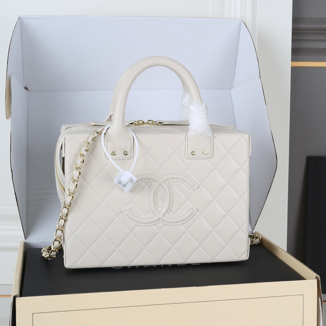 Retro Chain Bag Diamond Pattern Handle Cosmetic Bag Cosmetic Case 0725021301
