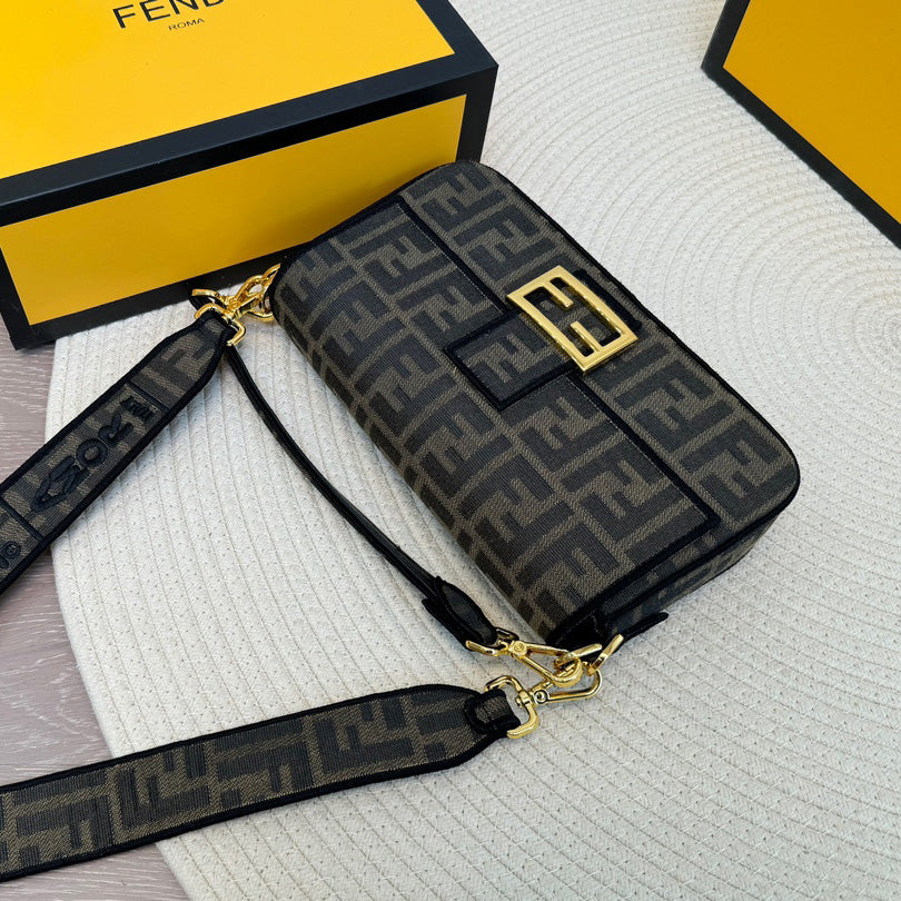 Baguette bag1824061110