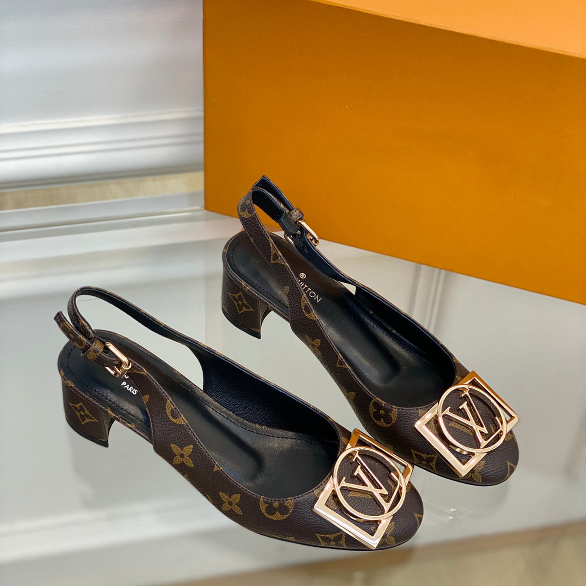 New square buckle single shoe sandals XC7040502