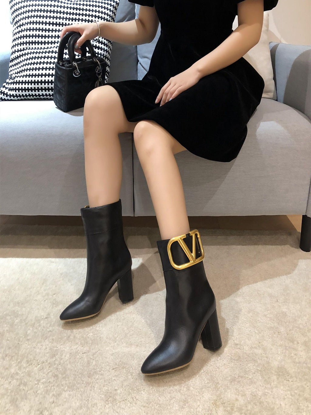 VT big logo high heel leather boots 0724072402