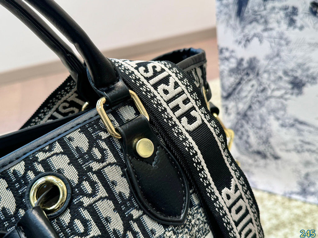 DR tote bag handbag 9000927015
