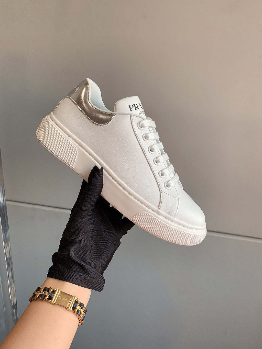 P classic siLer tail couple white shoes 0724111112
