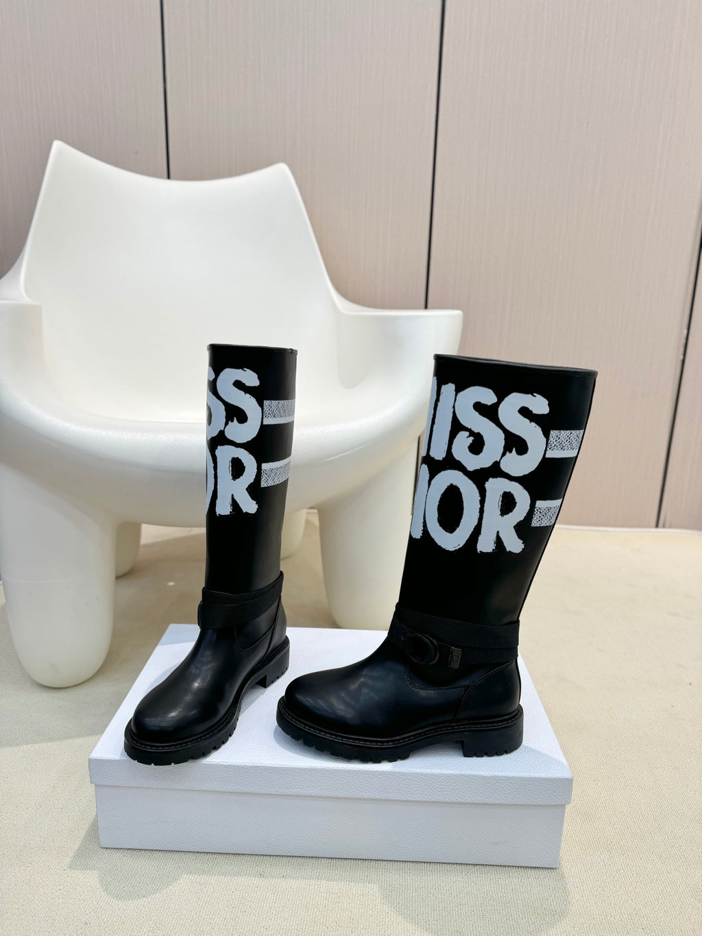 DIO mid-tube graffiti women's boots knight boots 0724082814