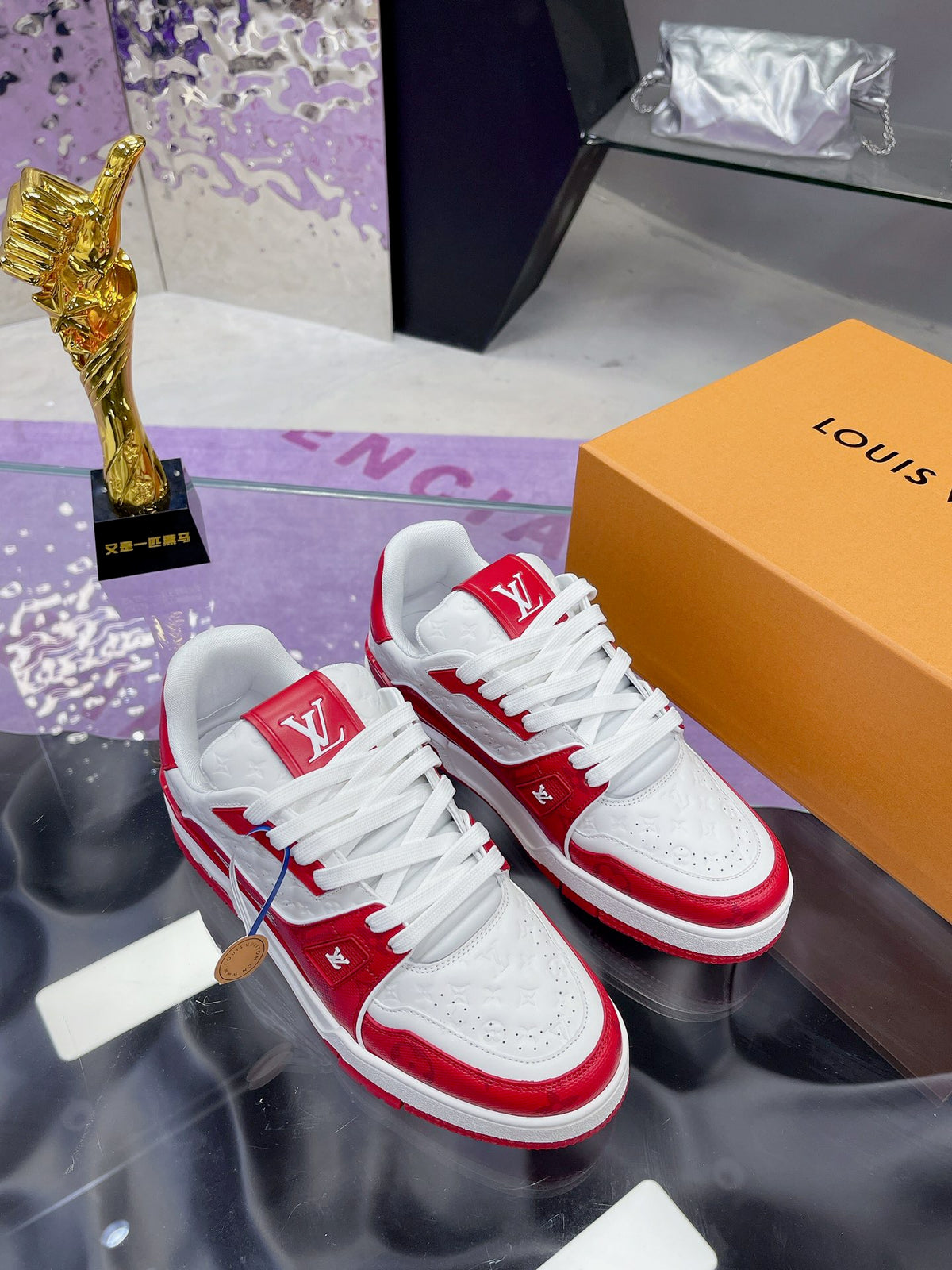 L couple limited series casual embossed sneakers 0725012401