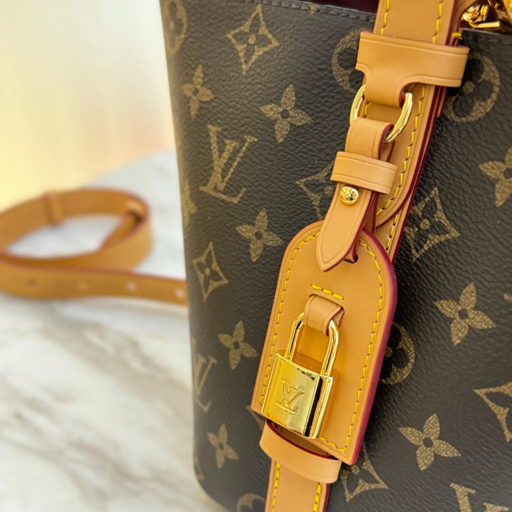 Hand-held/crossbody bucket bag 1425122419