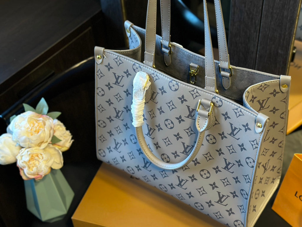 V gray print fashion onthego handbag 0724101704