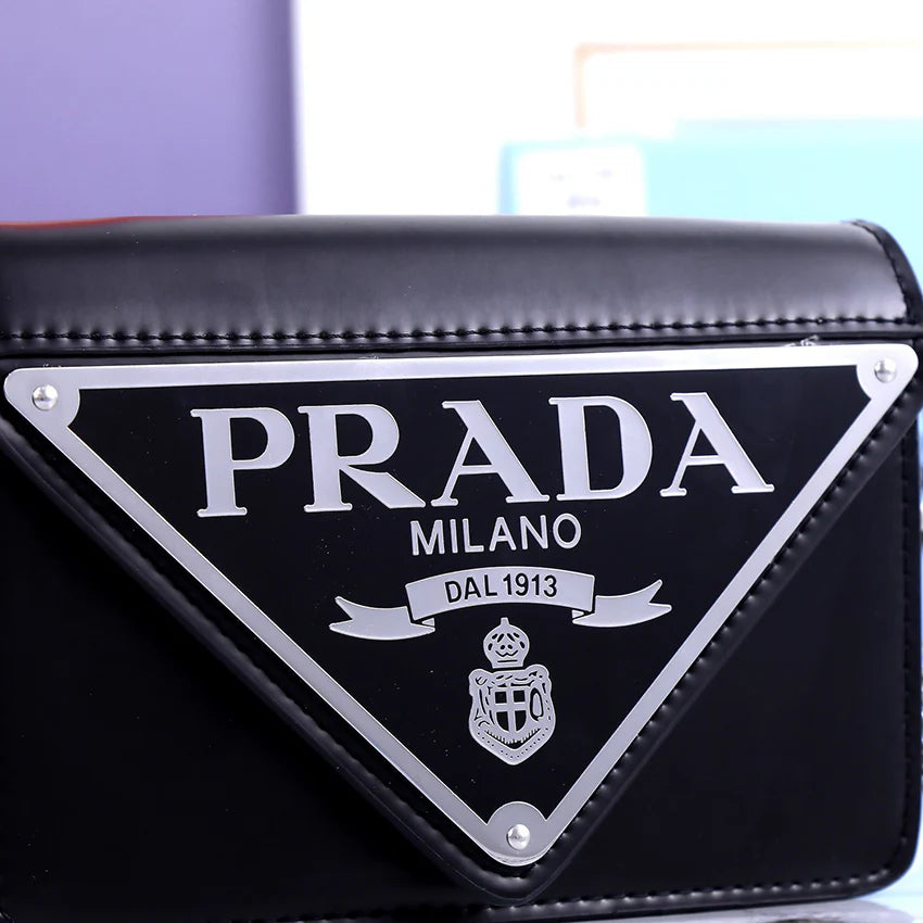 New fashion and versatile large triangular flip bag 1024071908
