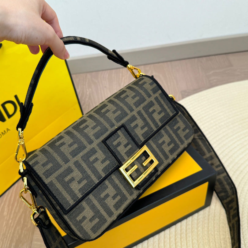 Baguette bag1824061110