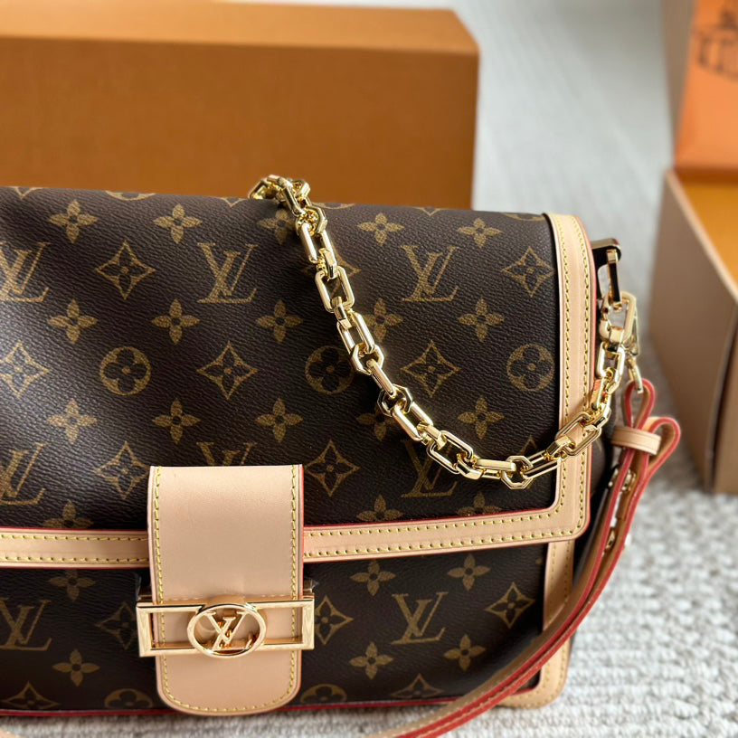 24 show Dauphine Soft handbag 1824040709