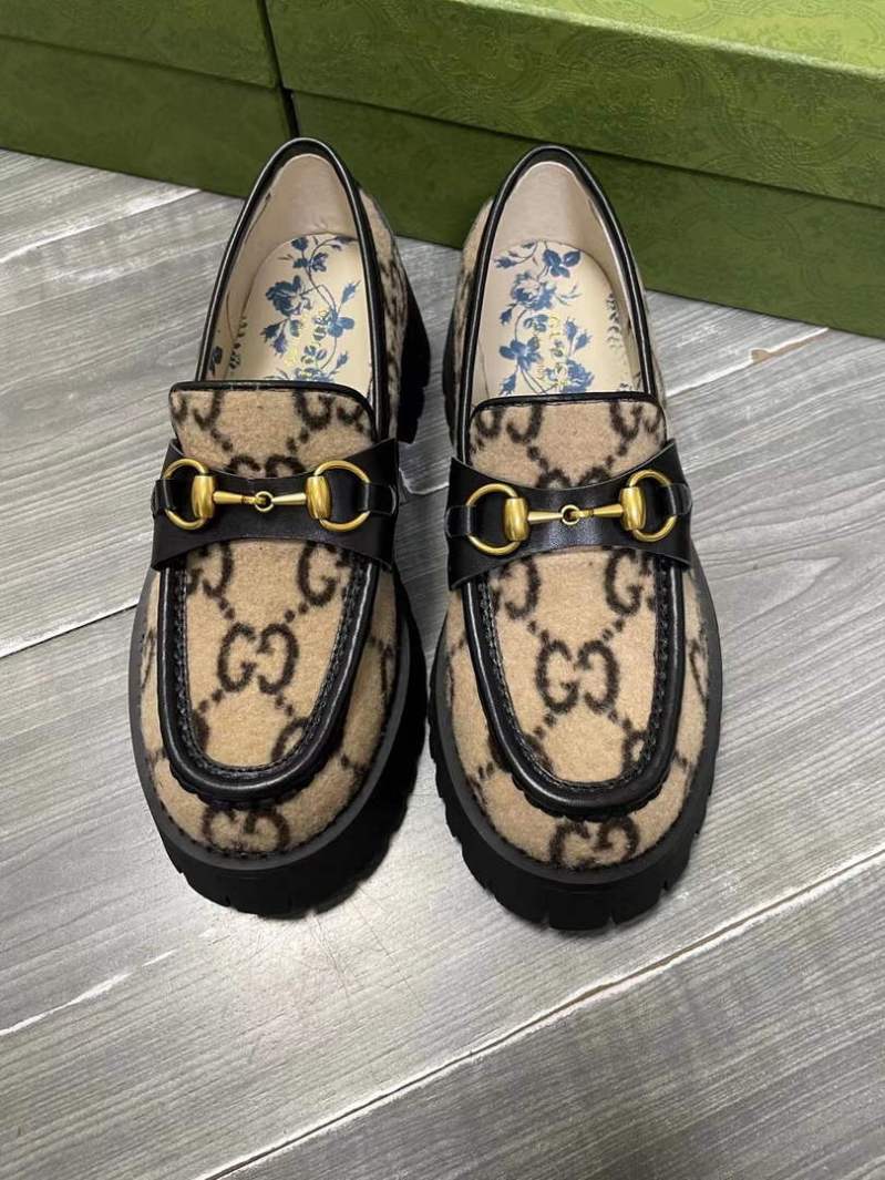 Leather Lug Sole Horsebit Loafer PD0223081507