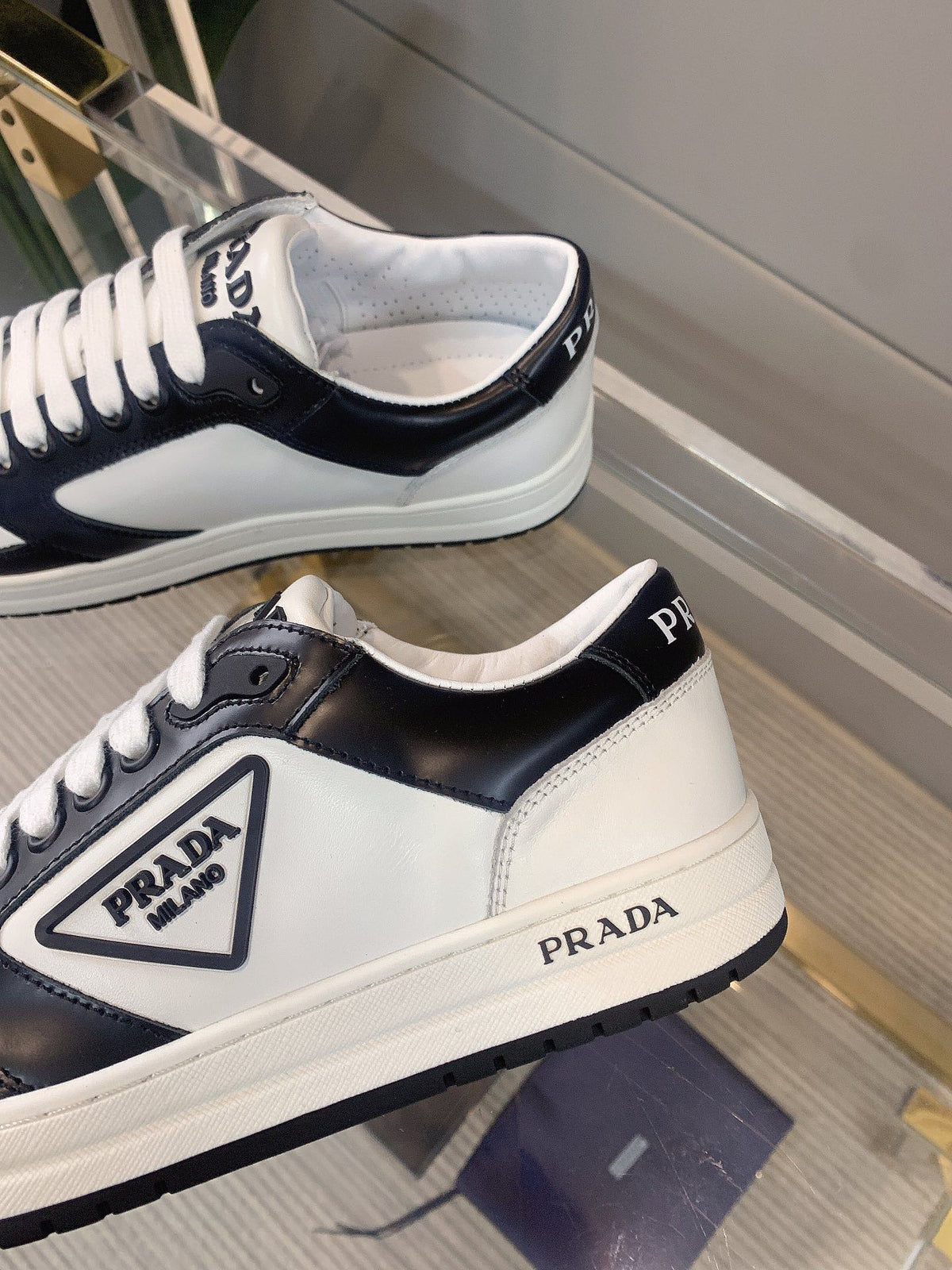 P classic white shoes 0724111201 0724111202