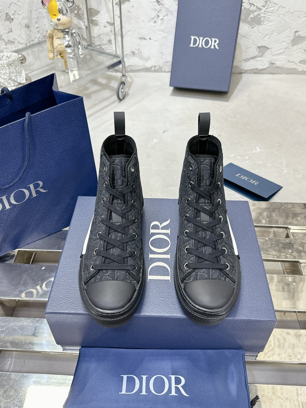 CD B23 High-Top Sneaker 1824120909