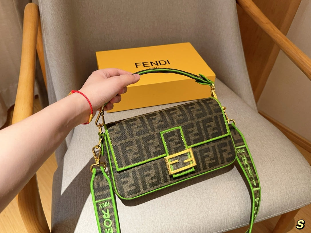 Classic Women Bag 9002408011