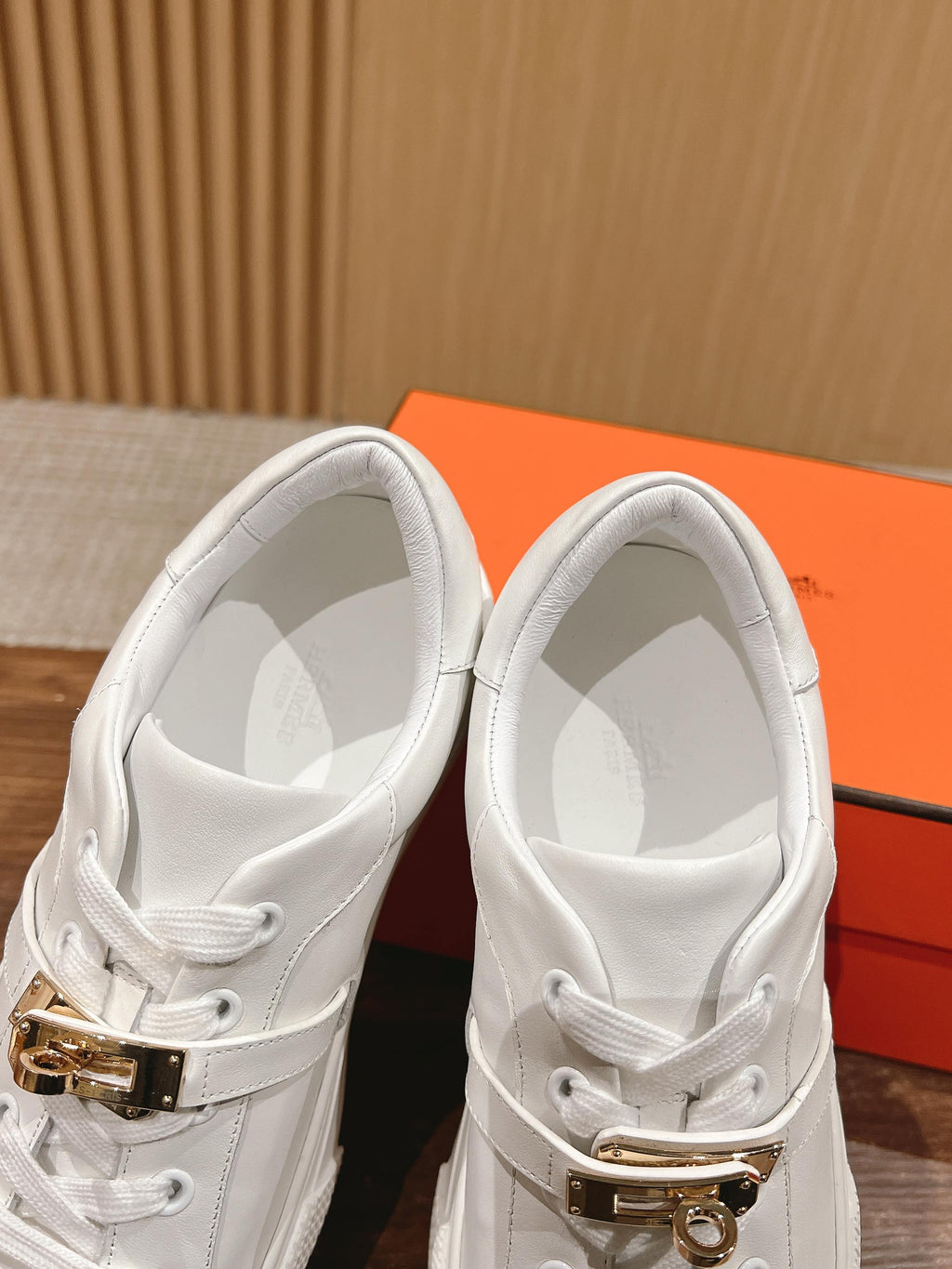 H Women's Fashion White Sneakers 072505206