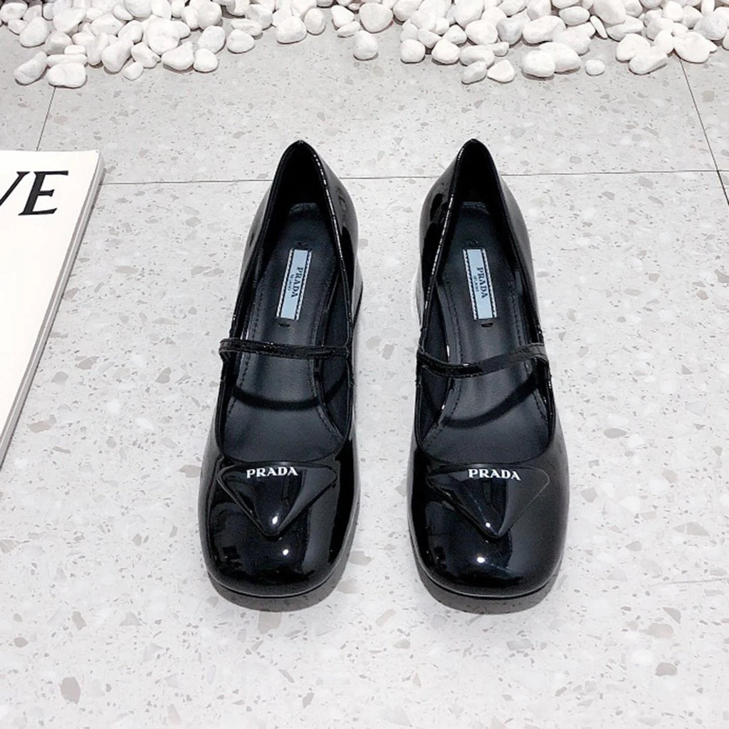 New Fashionable and Versatile Women's Shoes 1024011925