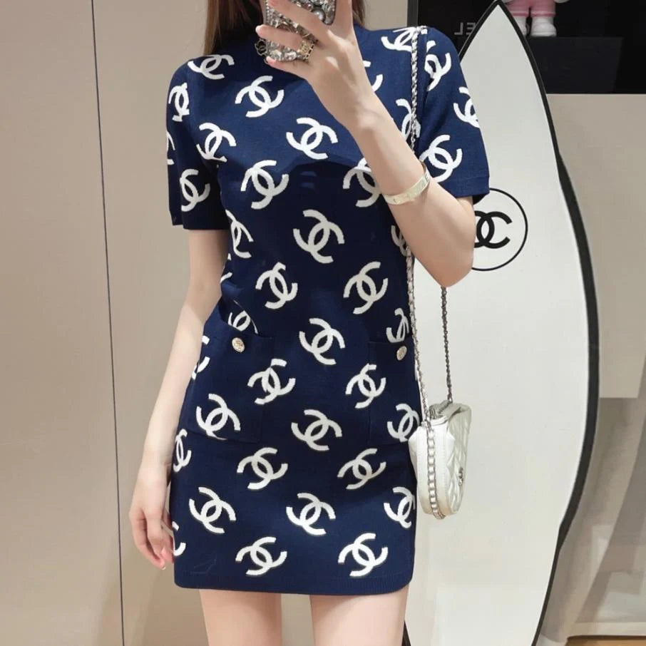 Fashion New Slim-fit Slim-fit Knitted Short-sleeved Dress 1024041621
