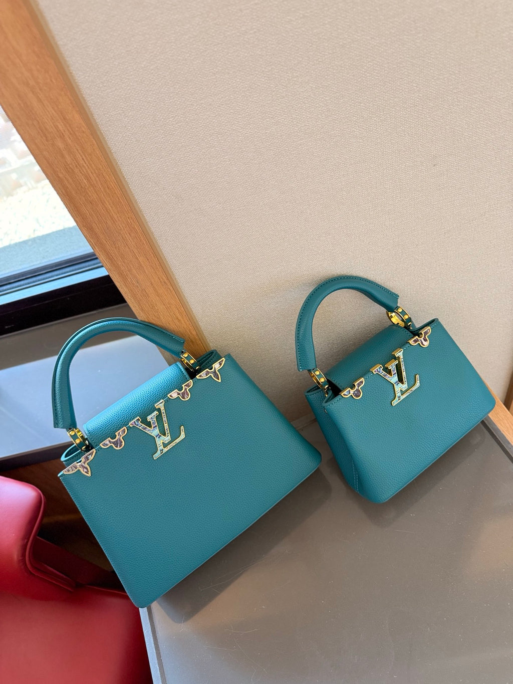 L Fashion Capucines Handbag 0725022602