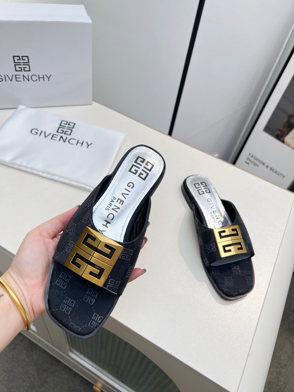 GCY open toe flat slippers 0725031802