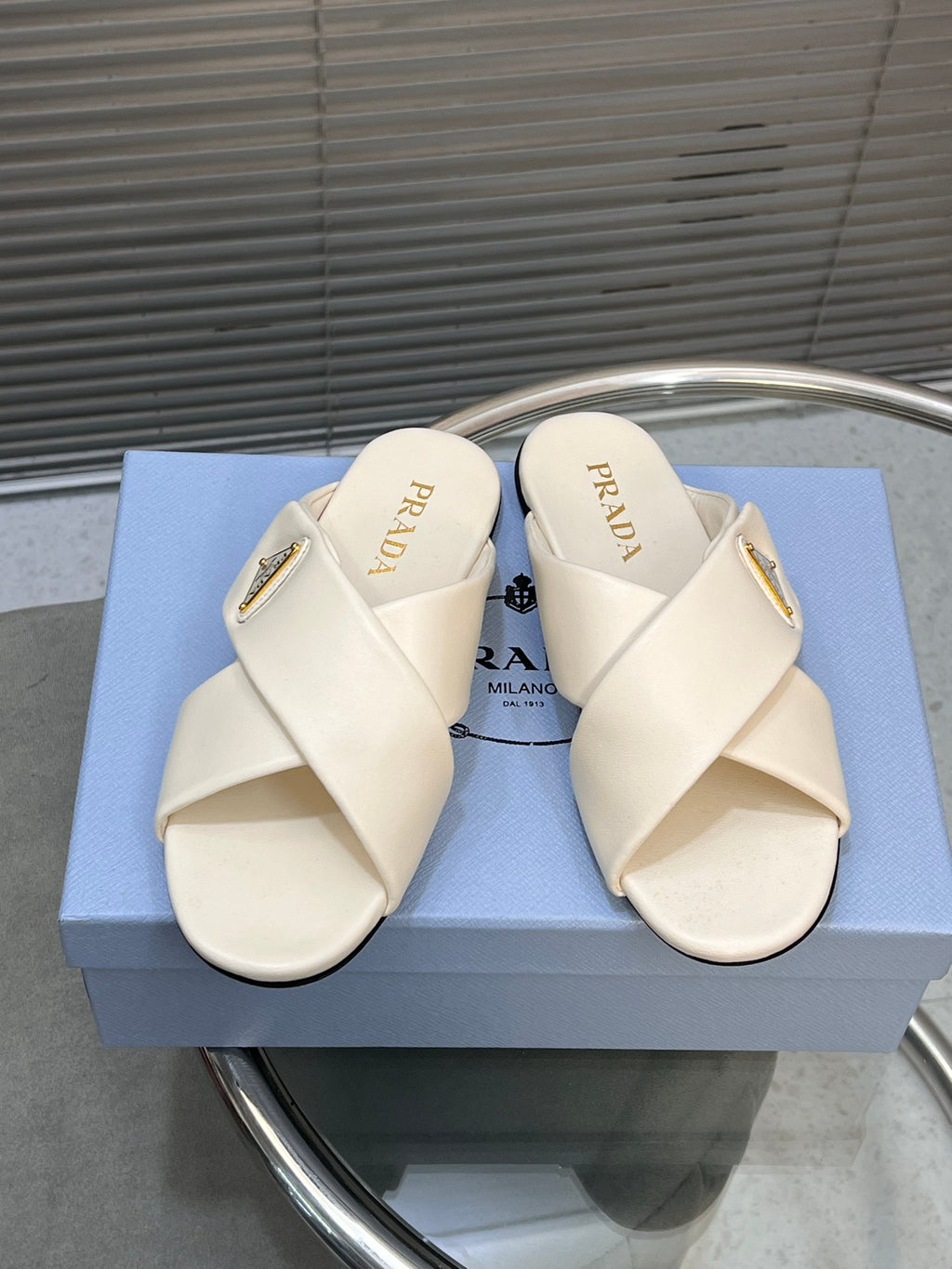 P Spring and Summer new crossover slippers 0725061618