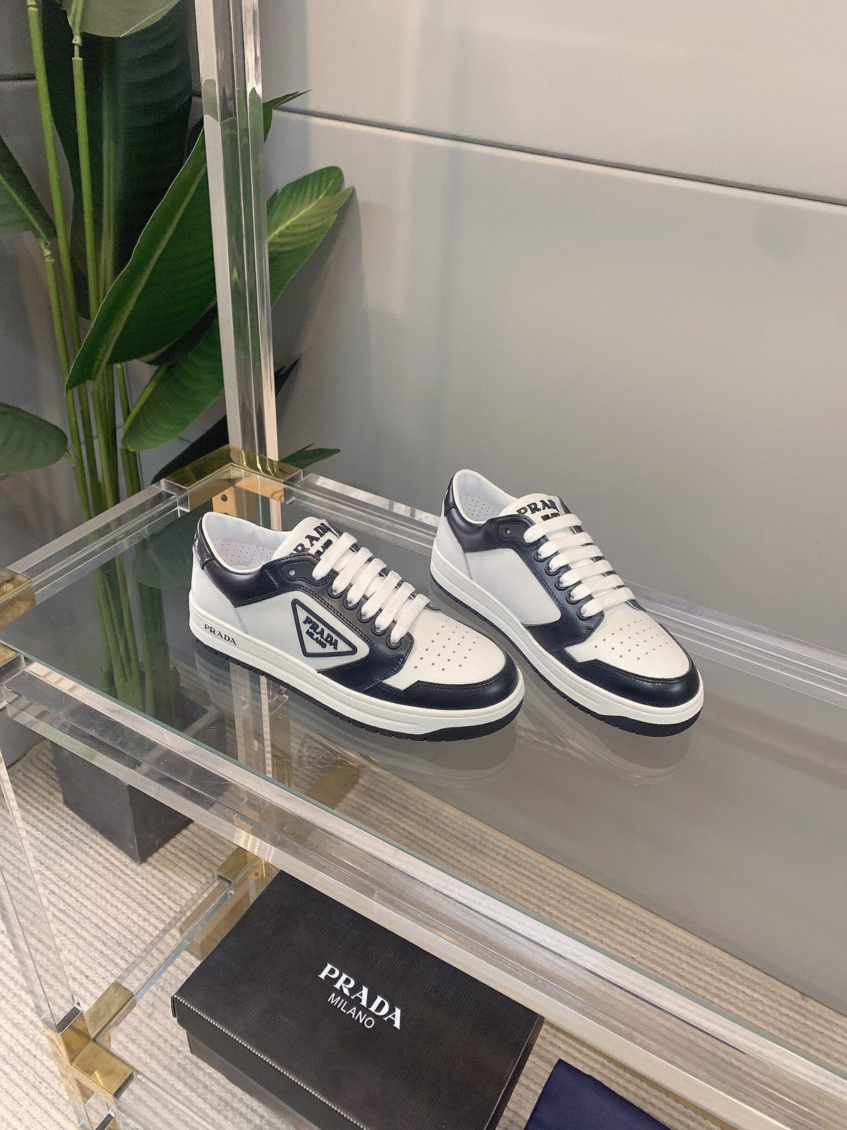 P classic white shoes 0724111201 0724111202