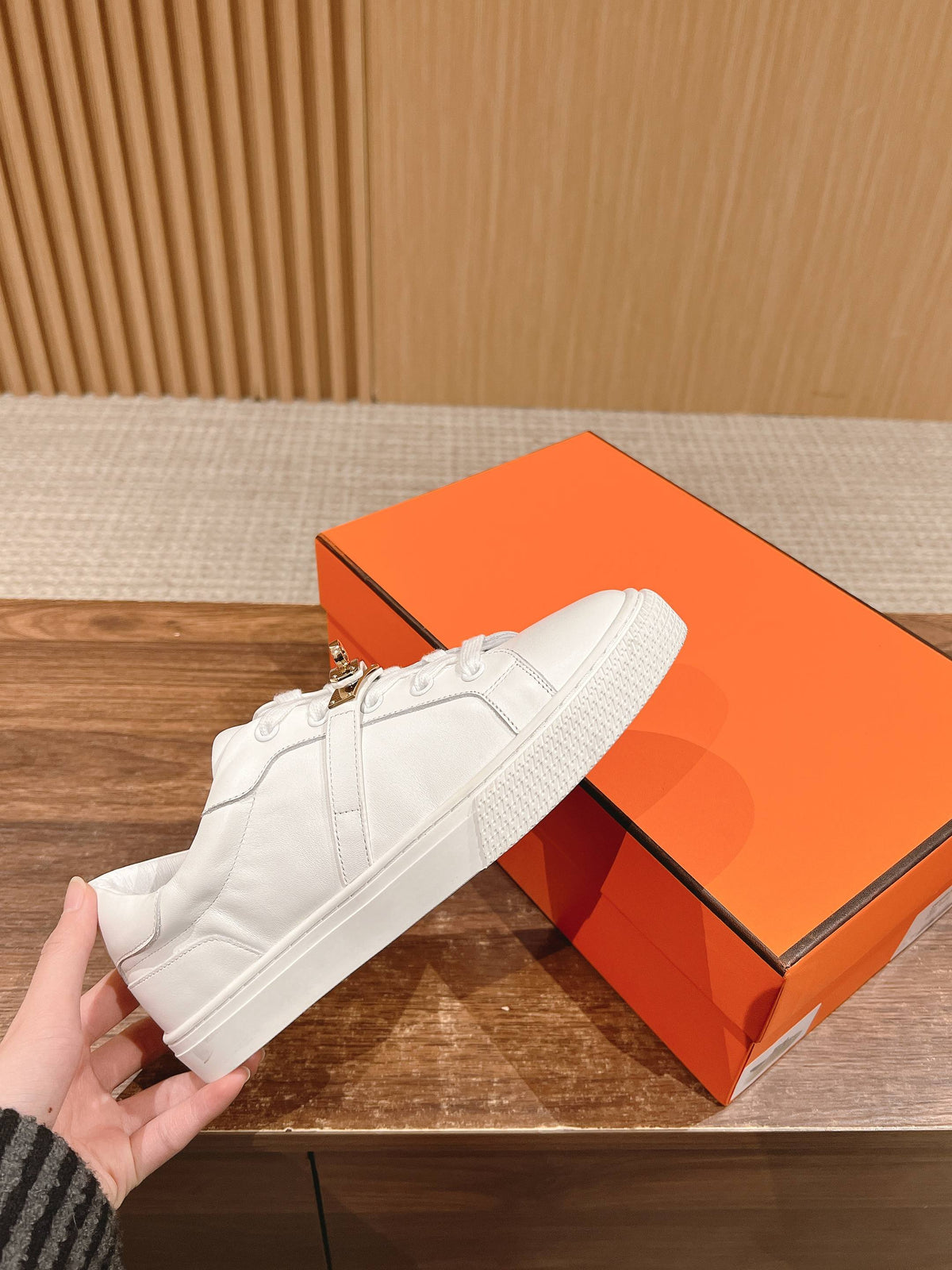 H Women's Fashion White Sneakers 072505206