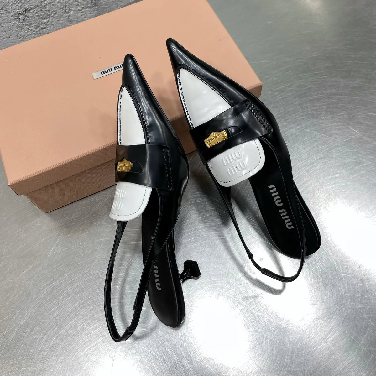 New Kitten Heel Pointed Toe Sandals 1025062403