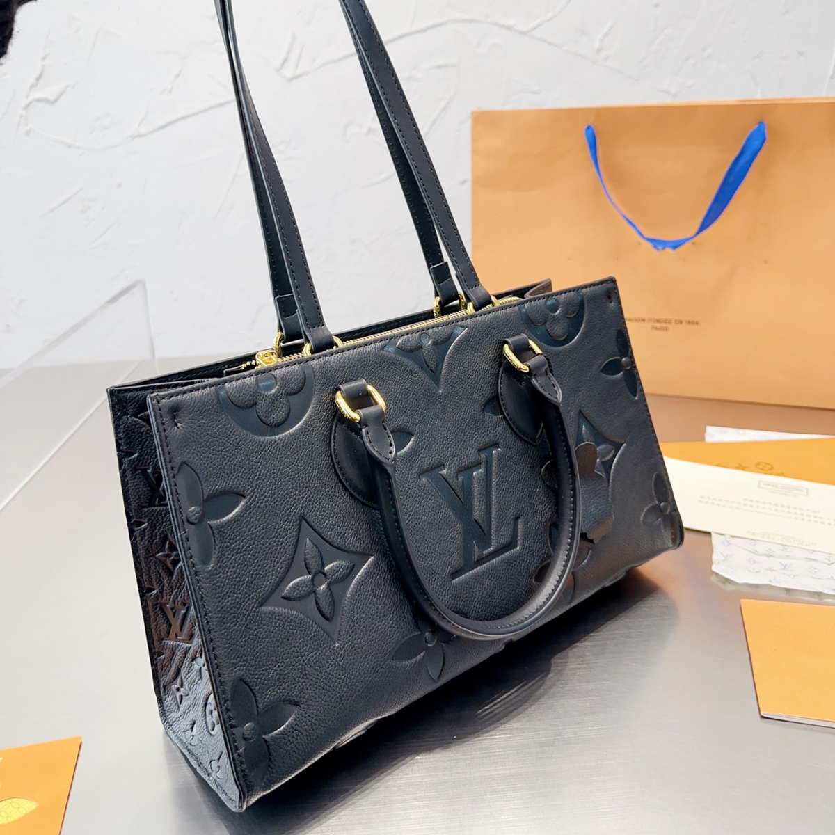 Handmade Leather Box Monogram 01