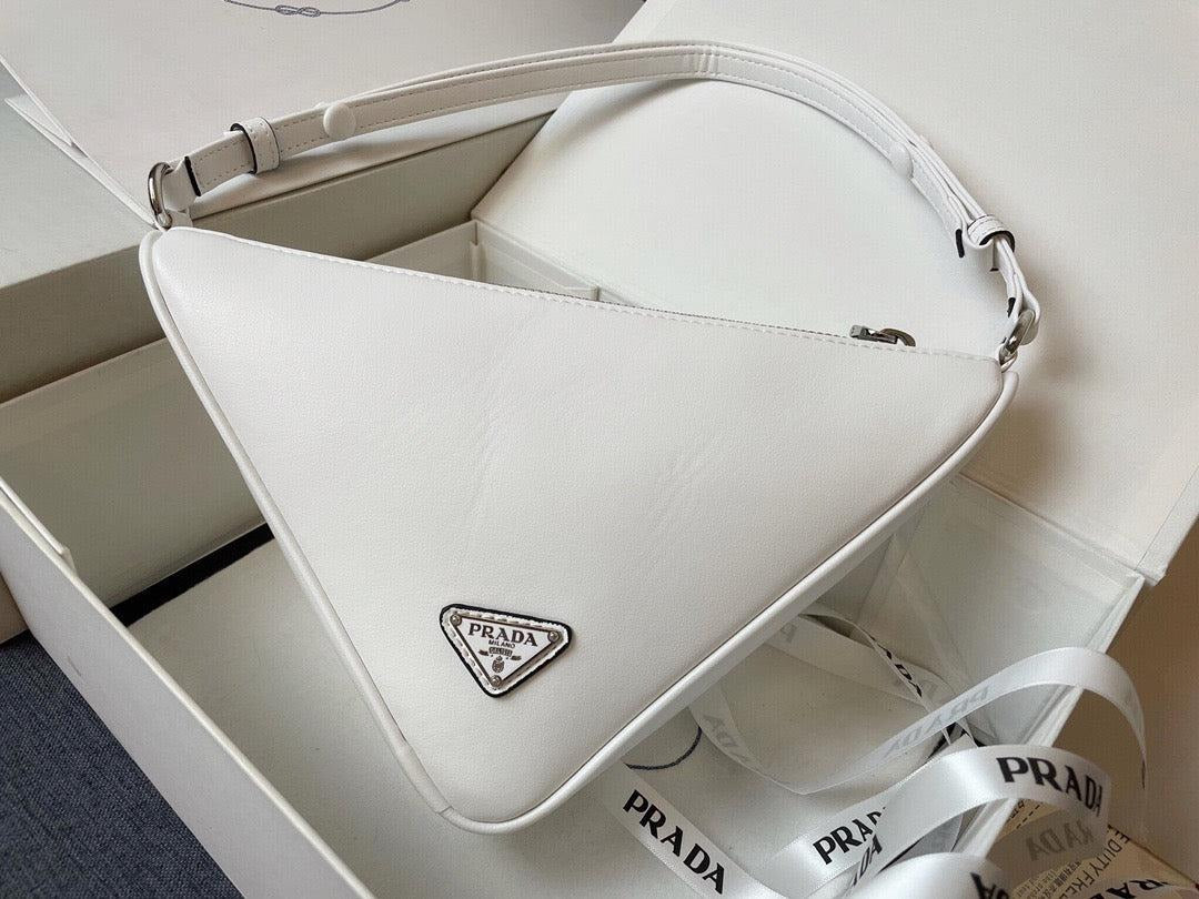 P Handbag Triangle Leather Pouch 0725031313