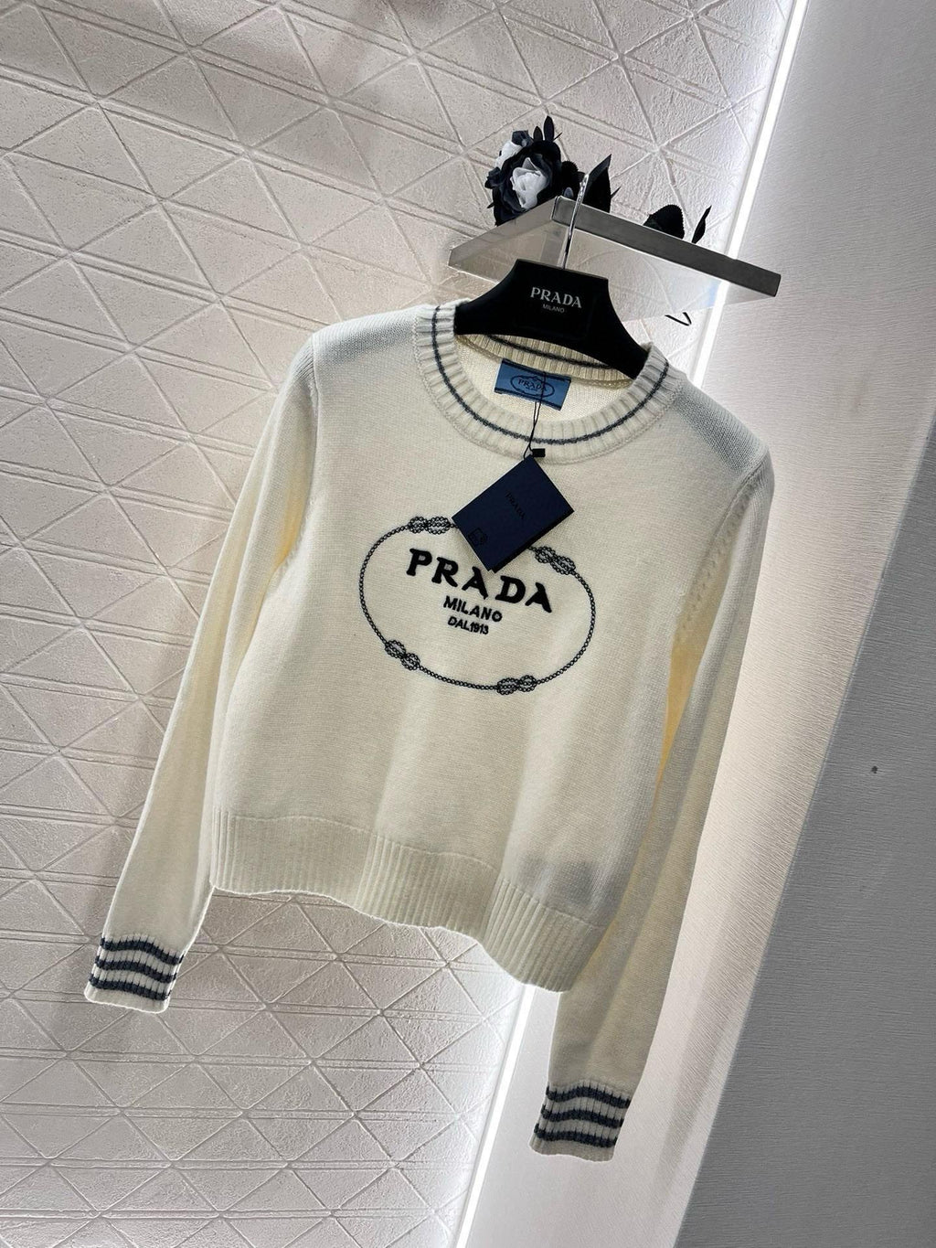 PR Crew neck contrast embroidered knitted top 1824091101