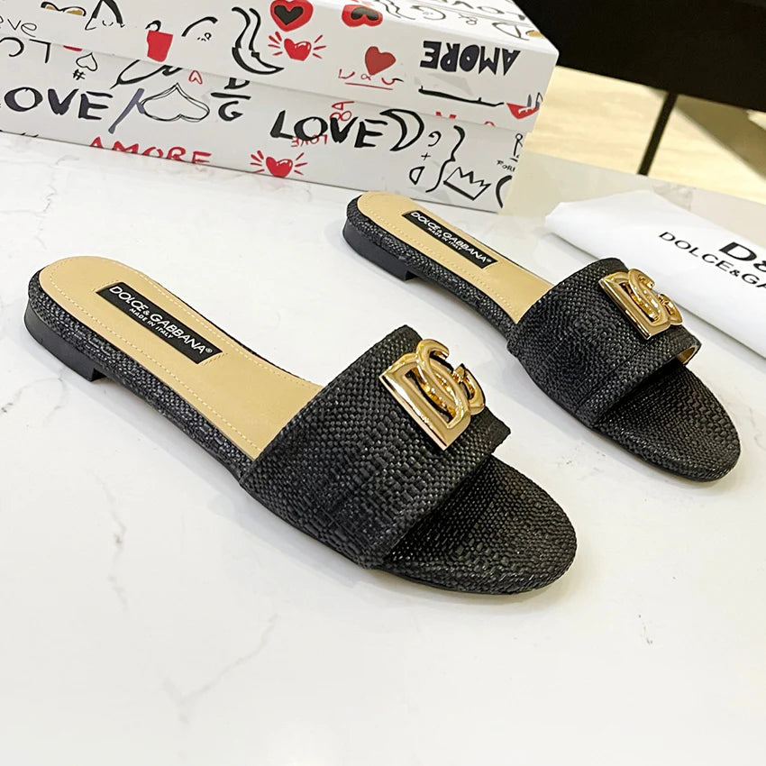 New fashion and versatile woven sandals 1024060402