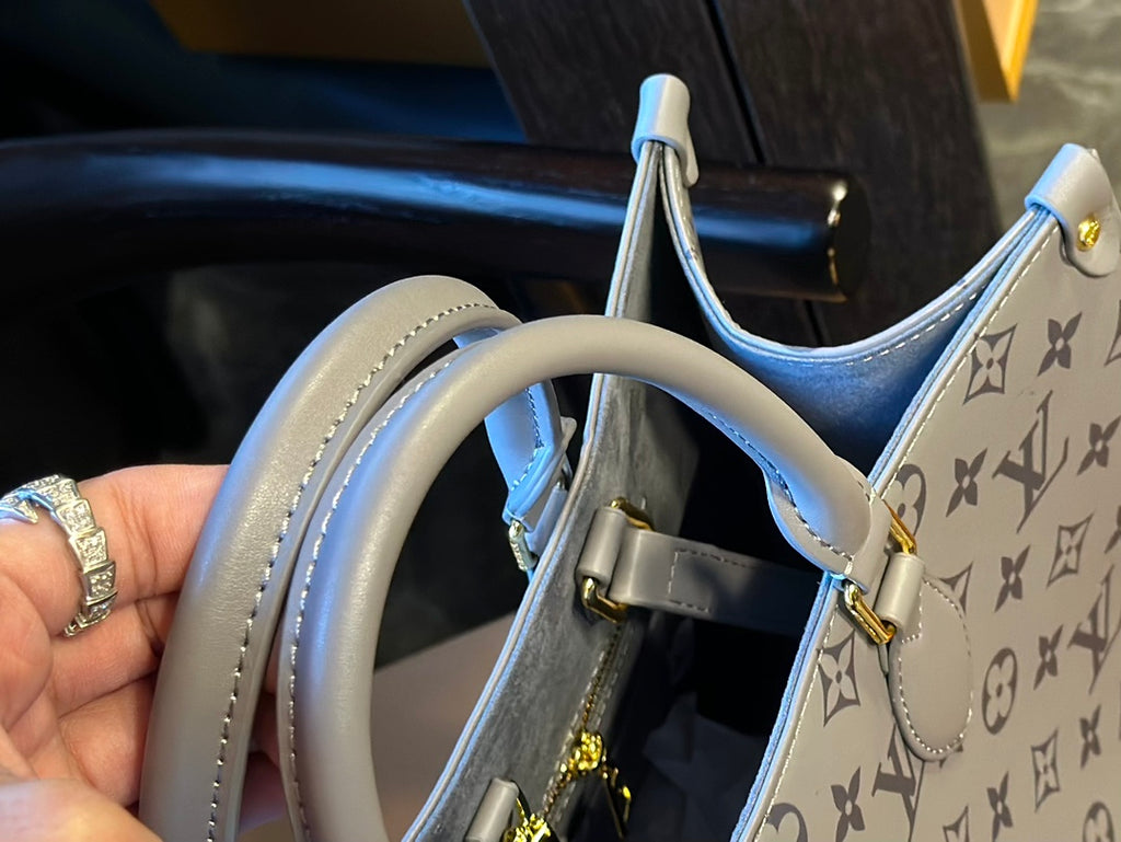 V gray print fashion onthego handbag 0724101704