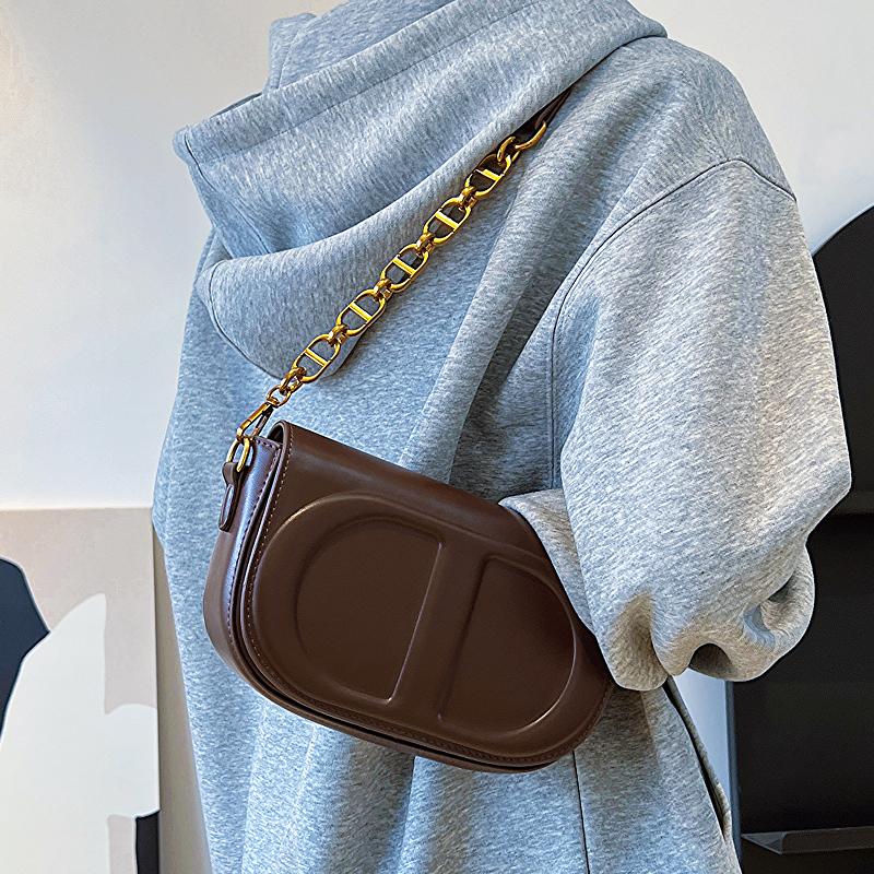 New Fashion Shoulder Crossbody Saddle Bag 1024070320