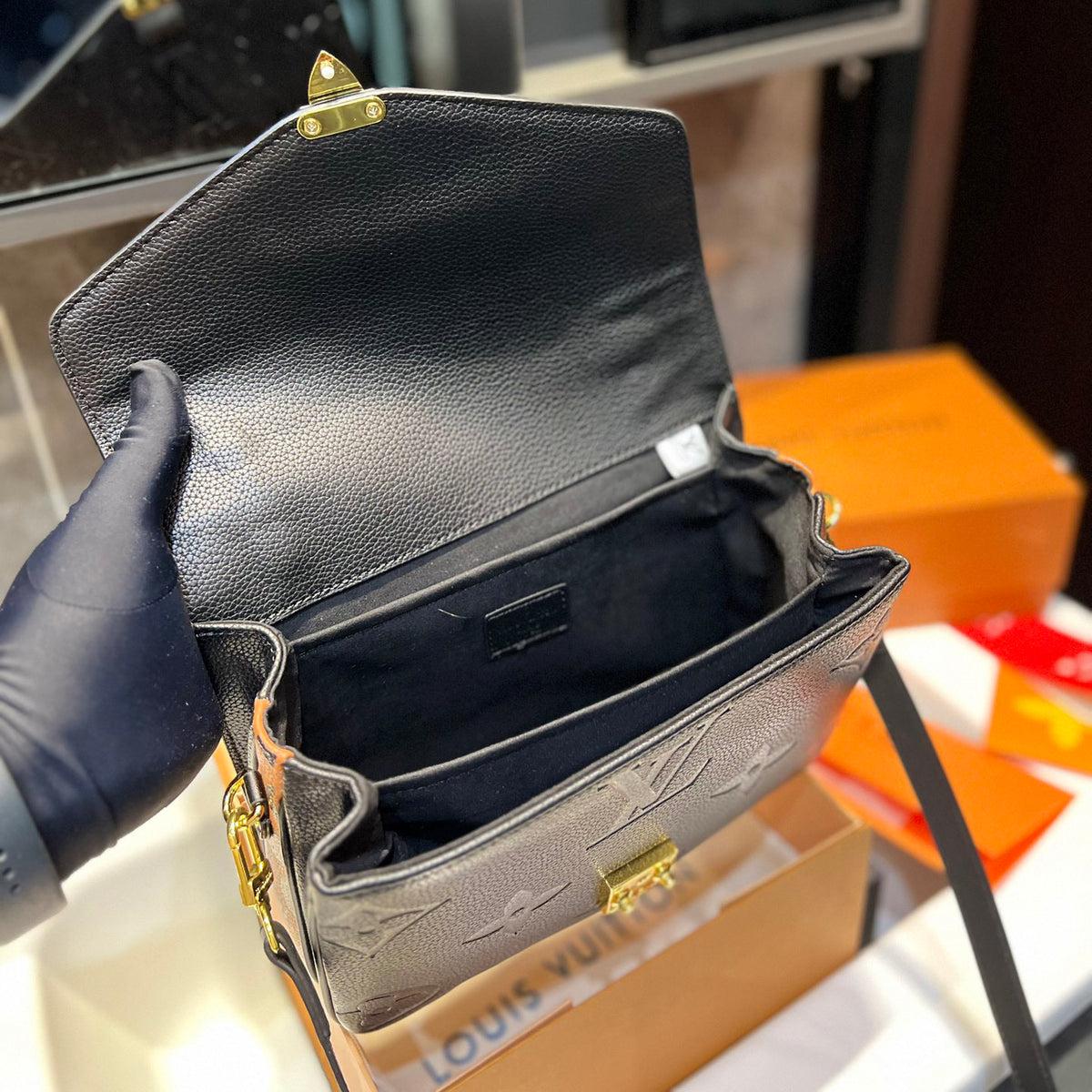New V Logo Embossed Messenger Bag XC16060307