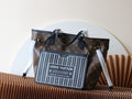 V 24ss new fashion printed handbag 0724101702