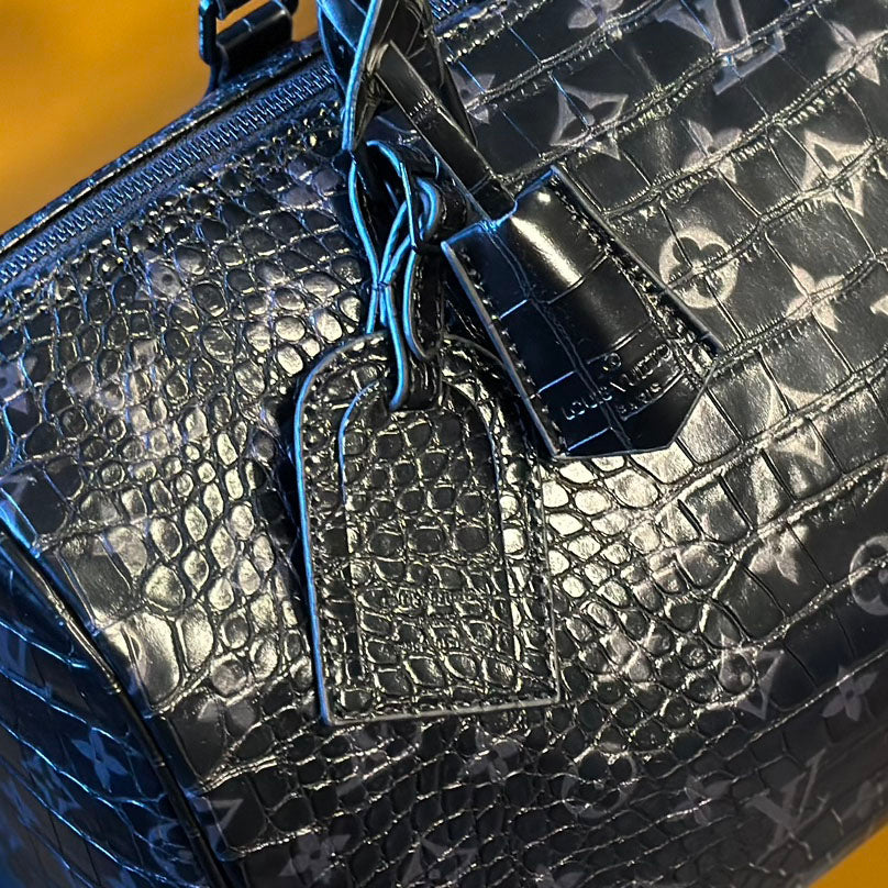 L Limited Edition Crocodile Pattern Travel Bag XC24092305