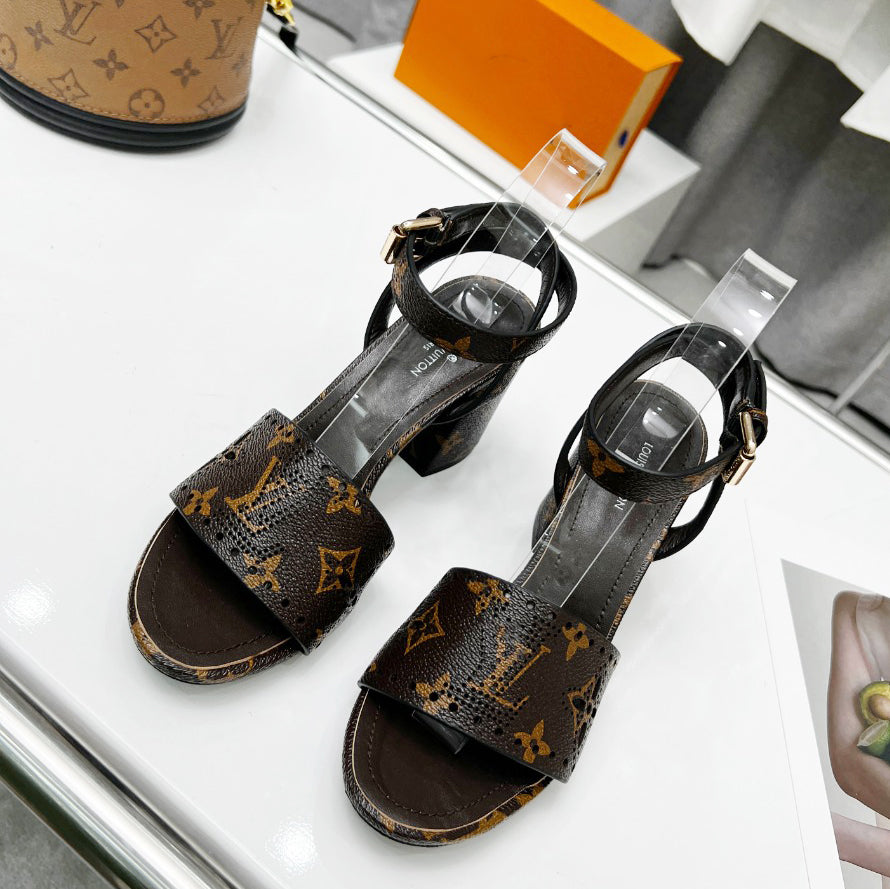 Women's new summer sandals XC0723042605