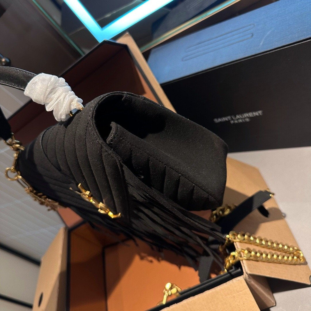 Fashion and versatile retro tassel crossbody bag 1023121324