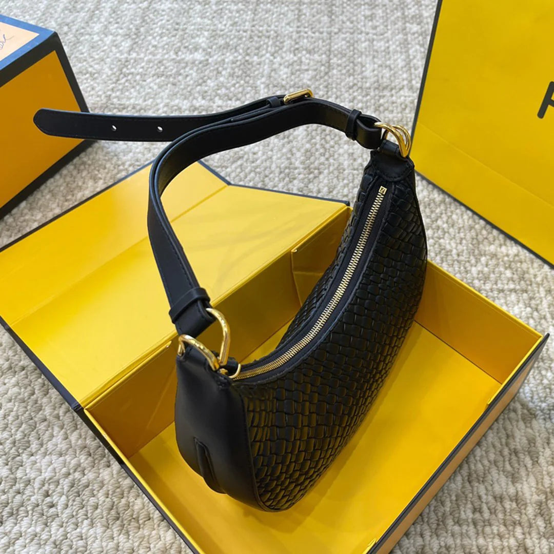 Fashionable and versatile crescent bag 1024022201
