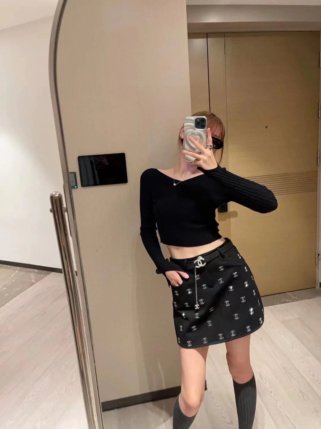 New Entry Light Luxury Spice Girl Full Hot Diamond Skirt 1024040130