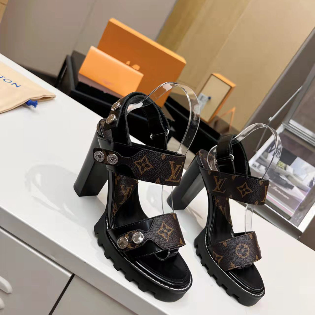 Ladies printed high heel sandalsXC0723042403