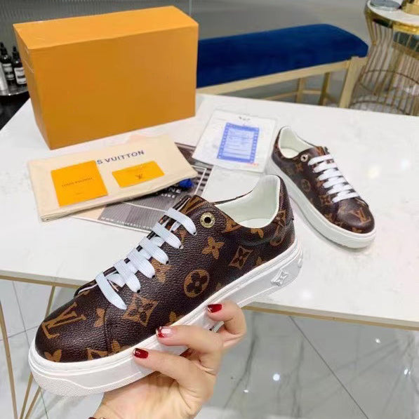 Classic Presbyopia Couple Sneakers 03201