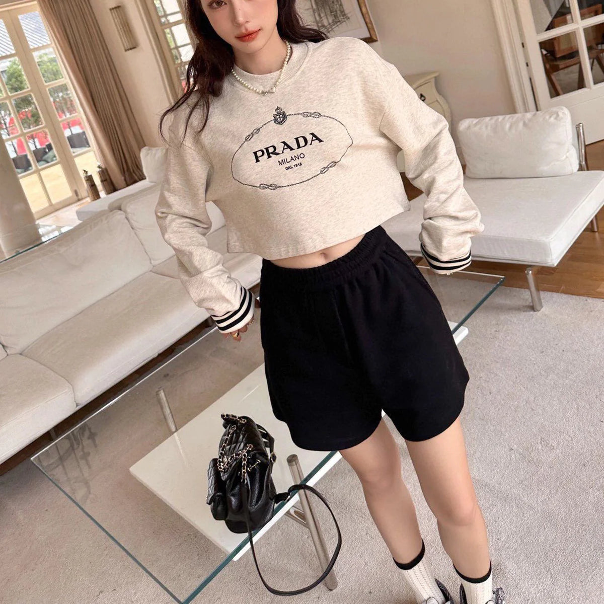 P Retro Triangle Logo Embroidered Logo Crew Neck Sweatshirt 0724022007