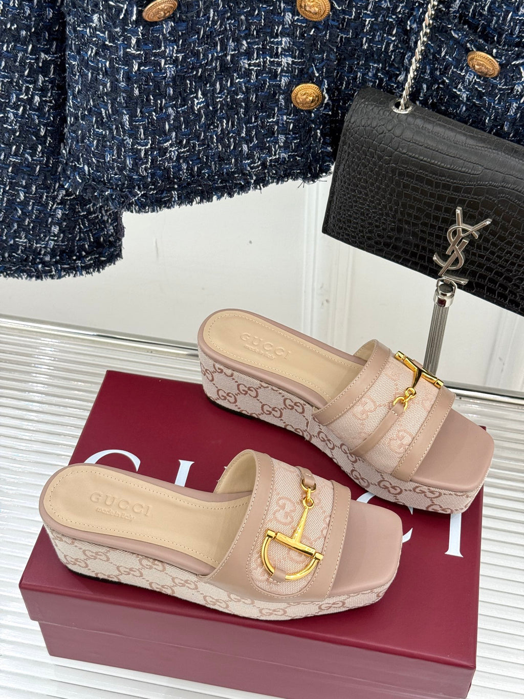 Thick-soled slippers with horse bit buckles 0725102402