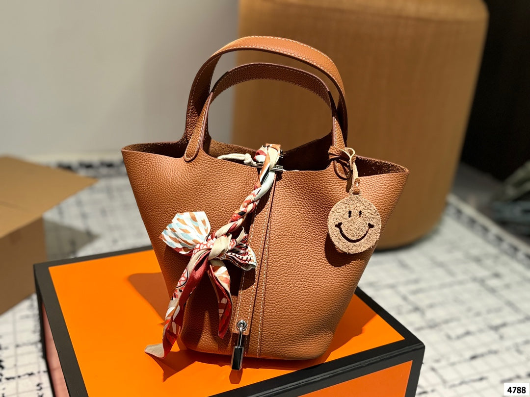 H Picotin18 Multicolor Bucket Bag 0724101014