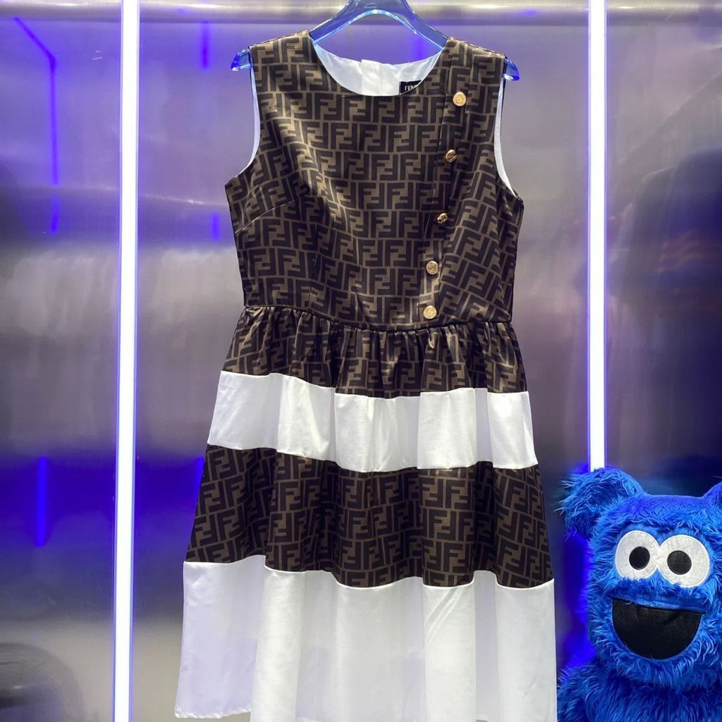 New High Sense Fashion Sleeveless Dress 1024051502